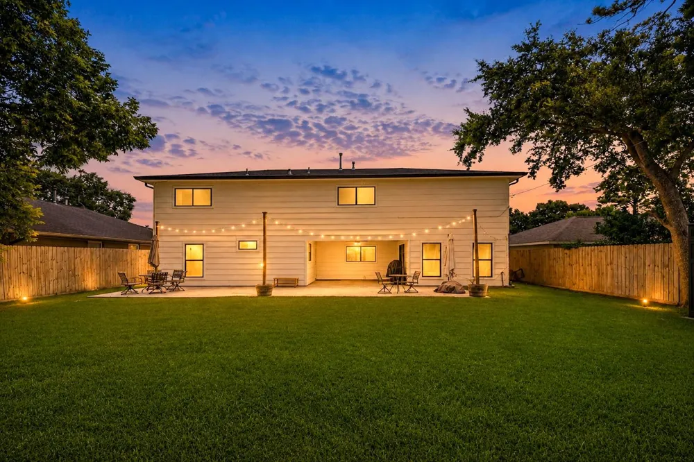 5439 Kinglet Street Houston, TX 77096