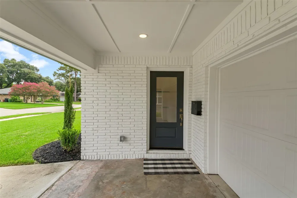 5439 Kinglet Street Houston, TX 77096
