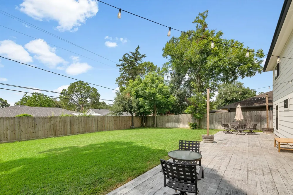 5439 Kinglet Street Houston, TX 77096