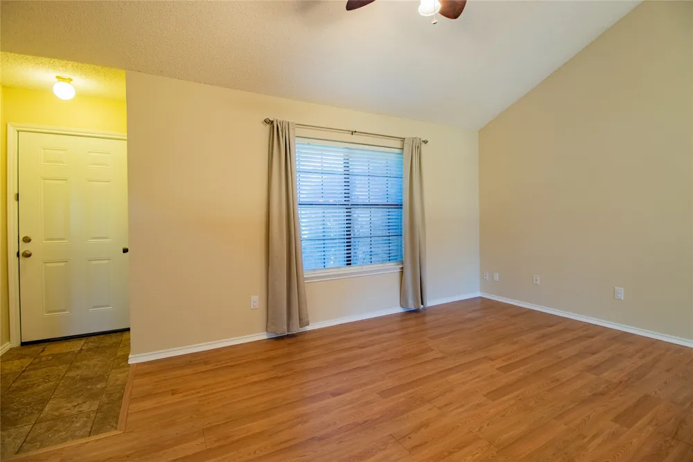 8220 Willis Lane Watauga, TX 76148