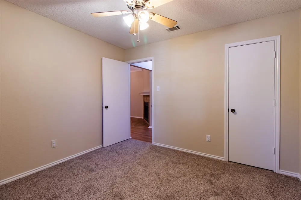 8220 Willis Lane Watauga, TX 76148