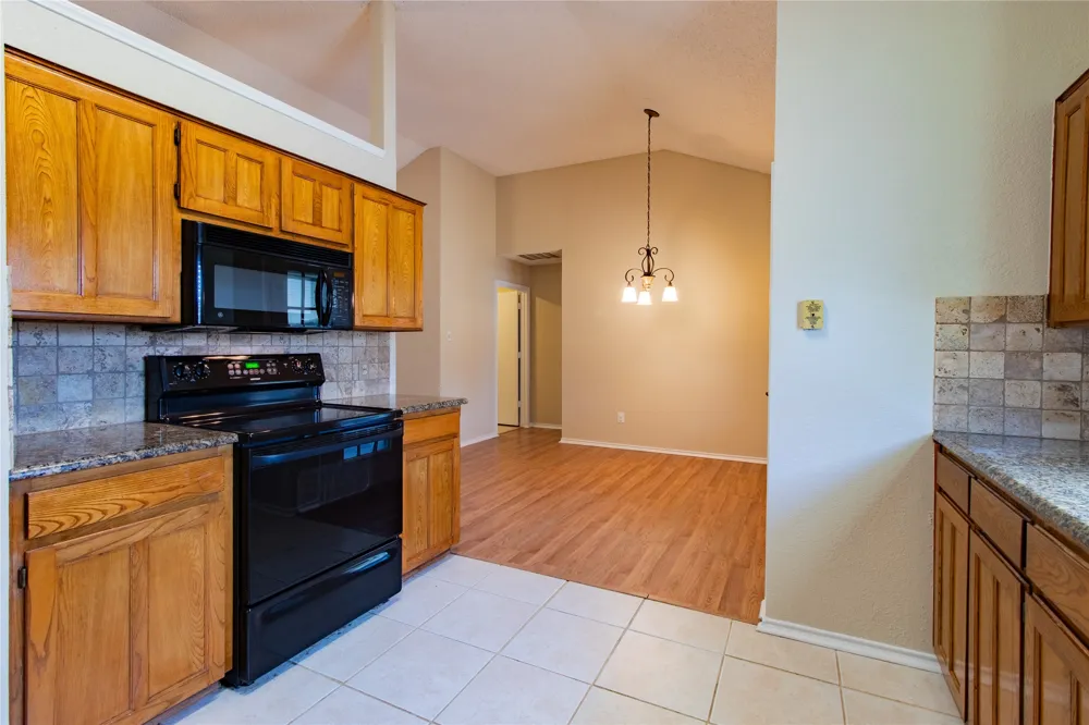 8220 Willis Lane Watauga, TX 76148
