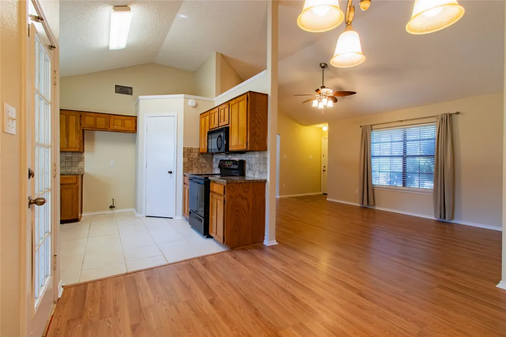 8220 Willis Lane Watauga, TX 76148