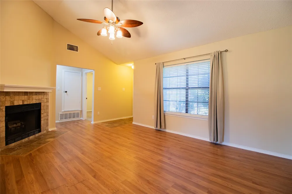 8220 Willis Lane Watauga, TX 76148