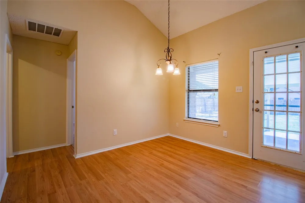 8220 Willis Lane Watauga, TX 76148