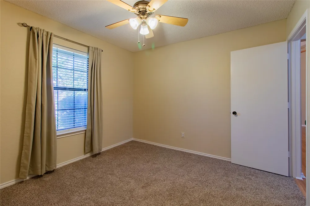 8220 Willis Lane Watauga, TX 76148