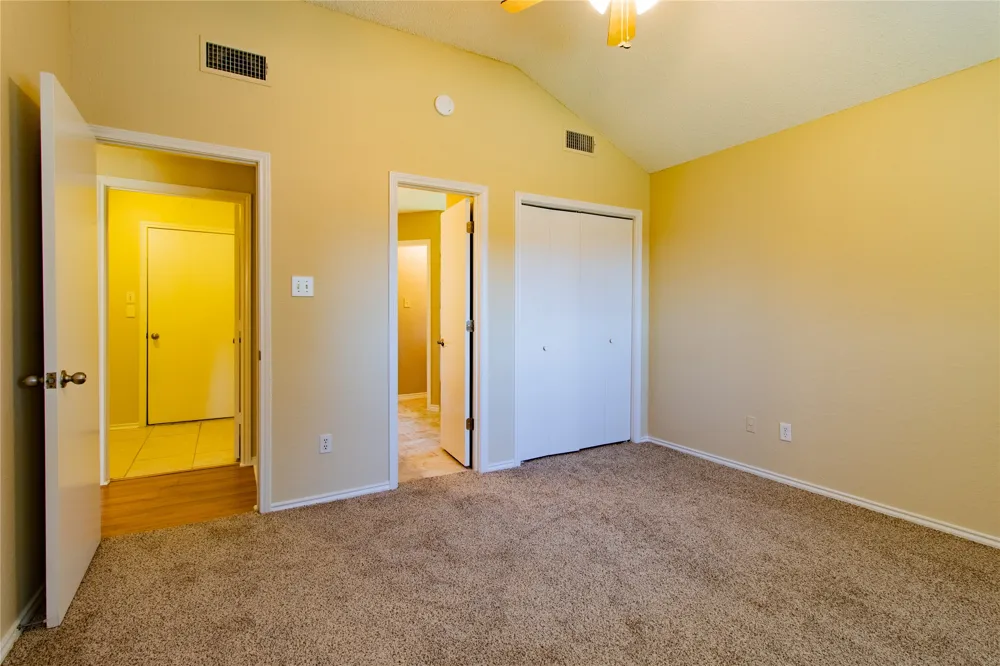 8220 Willis Lane Watauga, TX 76148