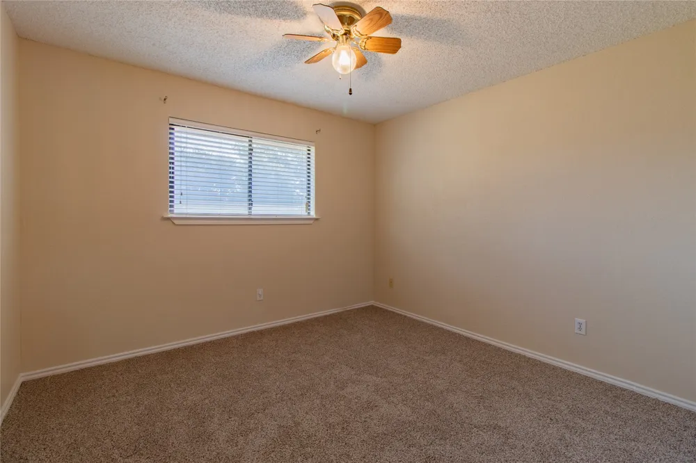 8220 Willis Lane Watauga, TX 76148