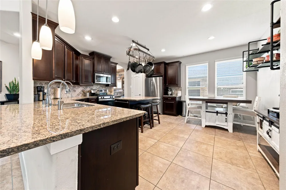 234 Dale Ridge Lane Dickinson, TX 77539
