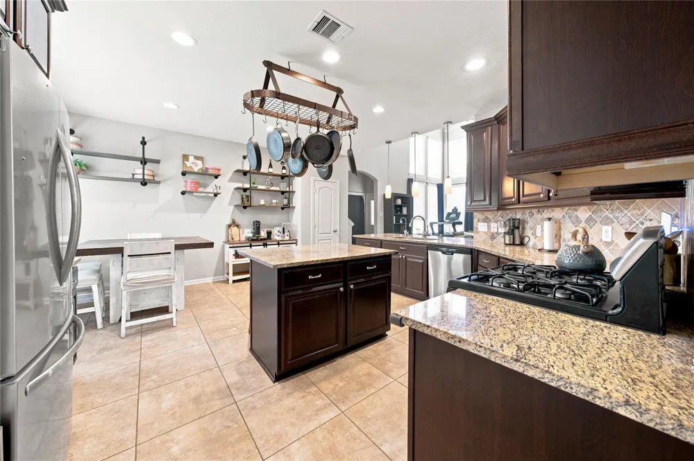 234 Dale Ridge Lane Dickinson, TX 77539