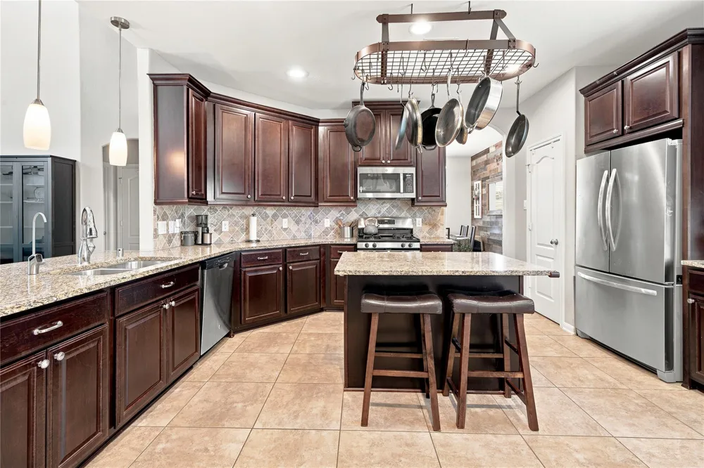 234 Dale Ridge Lane Dickinson, TX 77539