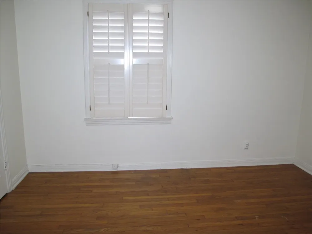 5125 Locust Street Bellaire, TX 77401