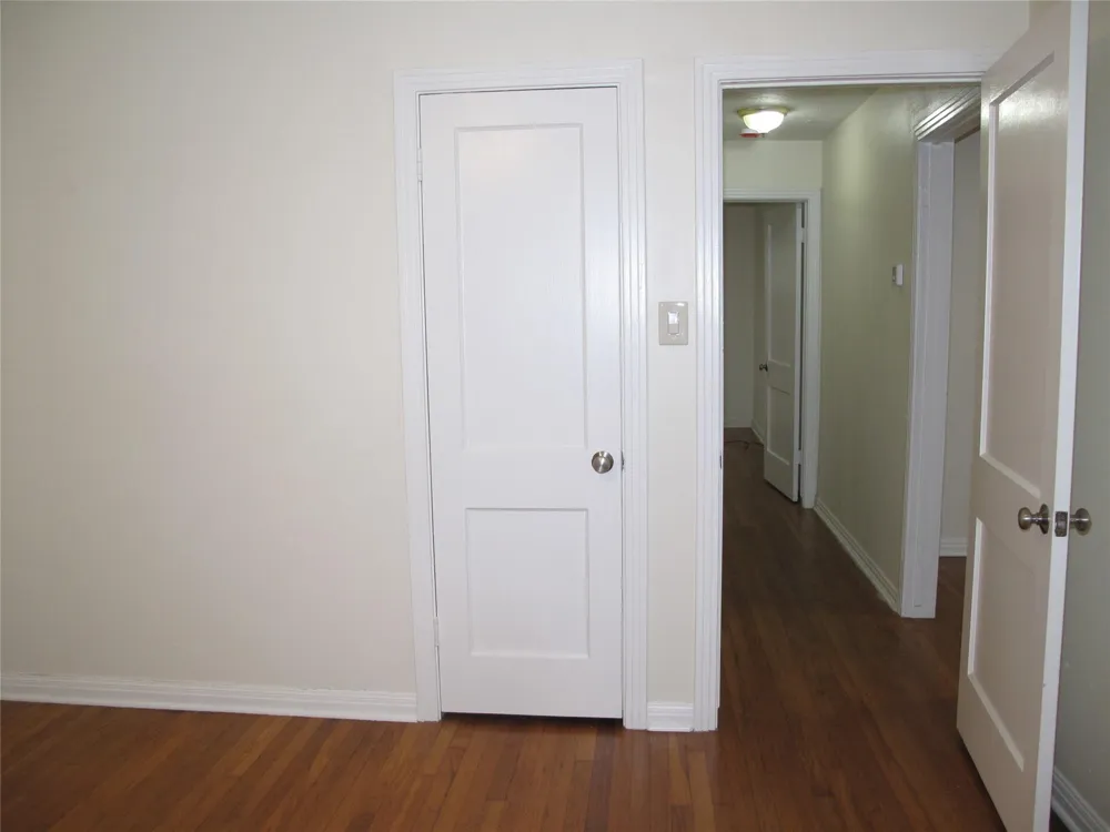 5125 Locust Street Bellaire, TX 77401