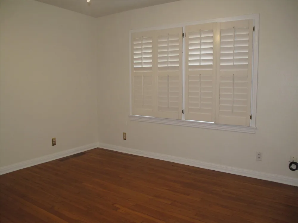 5125 Locust Street Bellaire, TX 77401