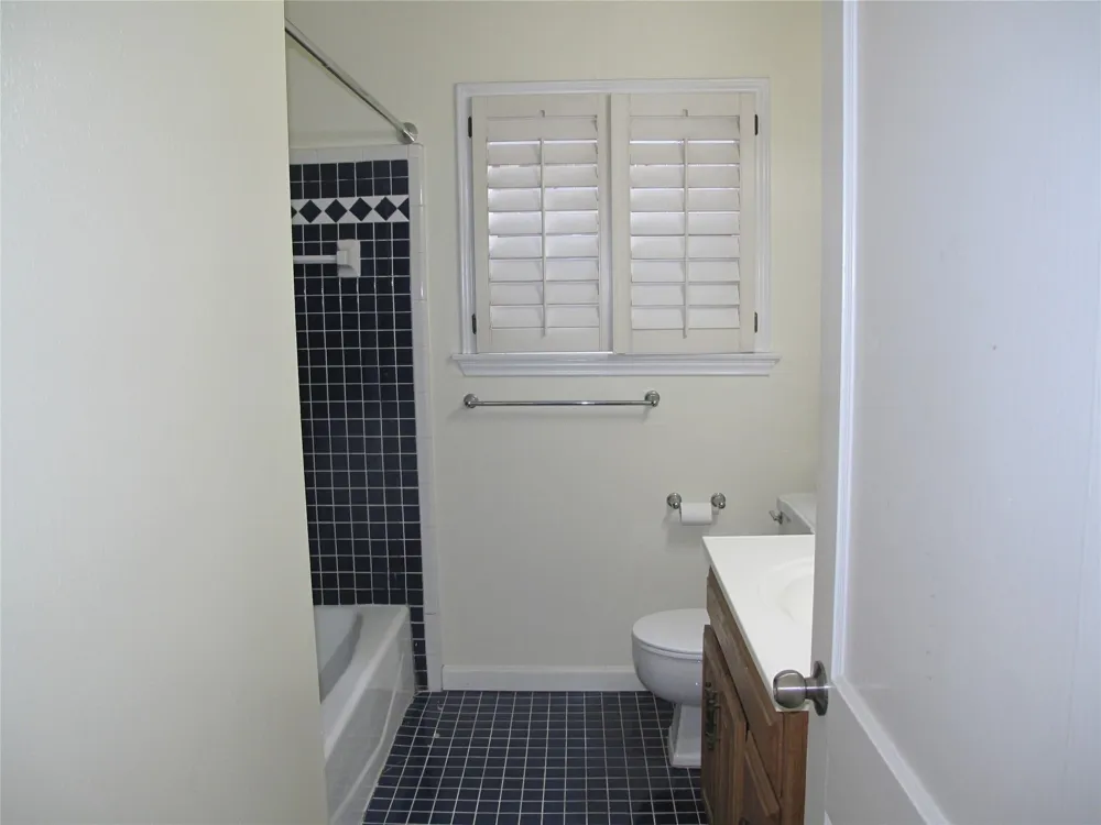 5125 Locust Street Bellaire, TX 77401