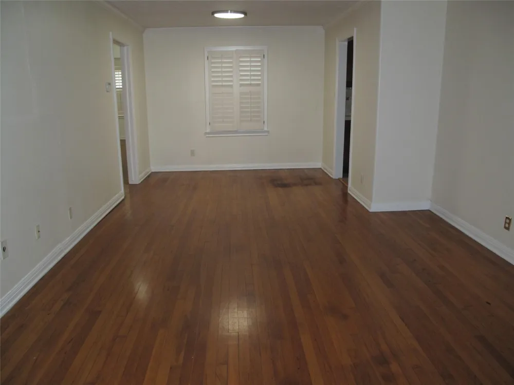 5125 Locust Street Bellaire, TX 77401