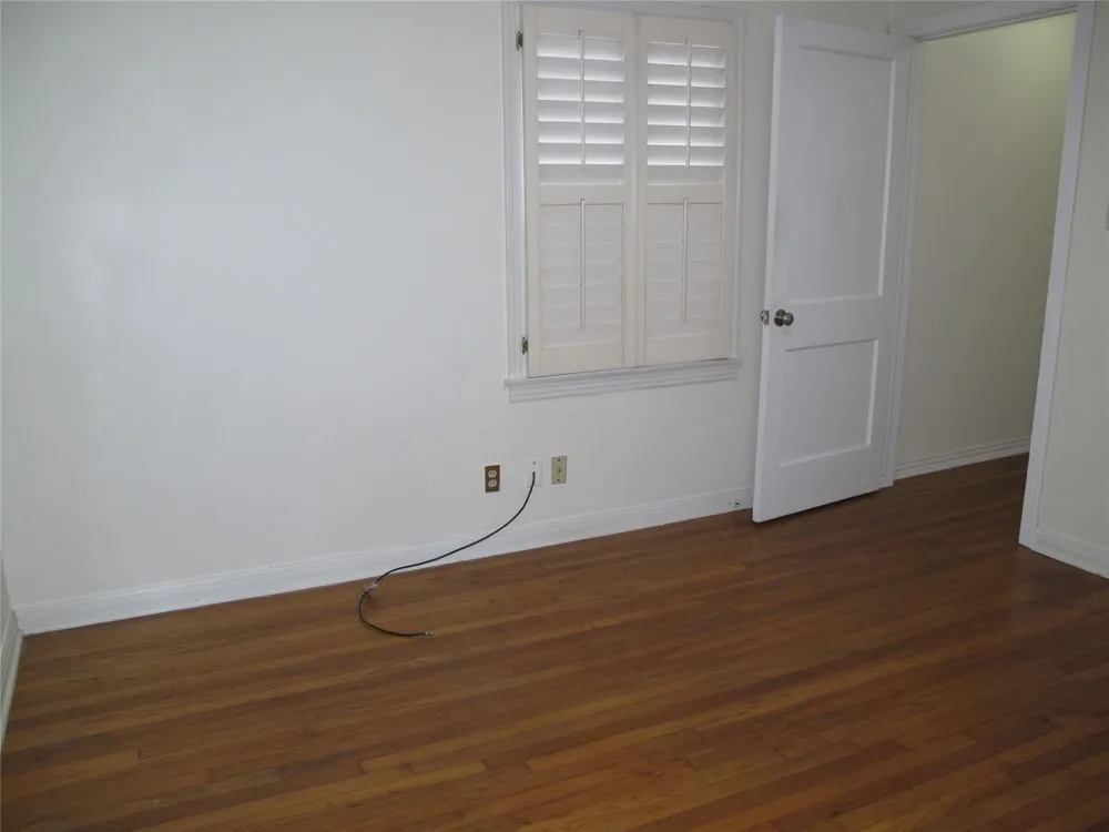 5125 Locust Street Bellaire, TX 77401