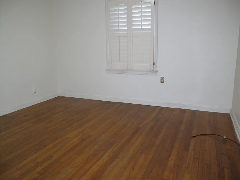 5125 Locust Street Bellaire, TX 77401