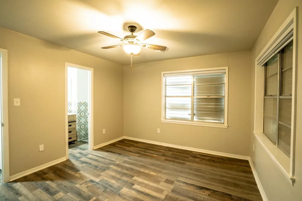 1105 W Saint Louis Avenue Seadrift, TX 77983