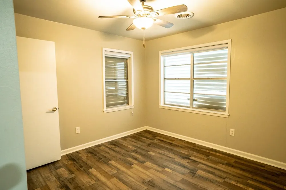 1105 W Saint Louis Avenue Seadrift, TX 77983