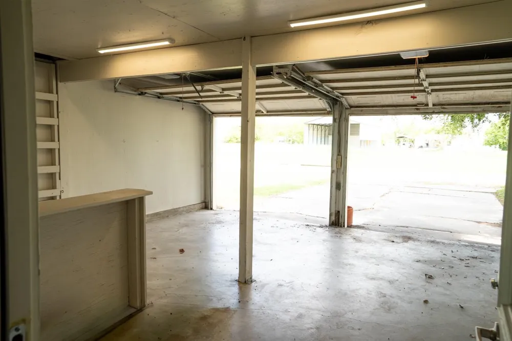 1105 W Saint Louis Avenue Seadrift, TX 77983