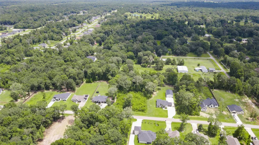 133 County Road 6606 Dayton, TX 77535