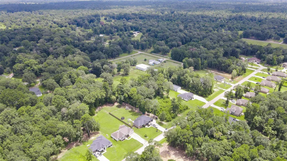 133 County Road 6606 Dayton, TX 77535
