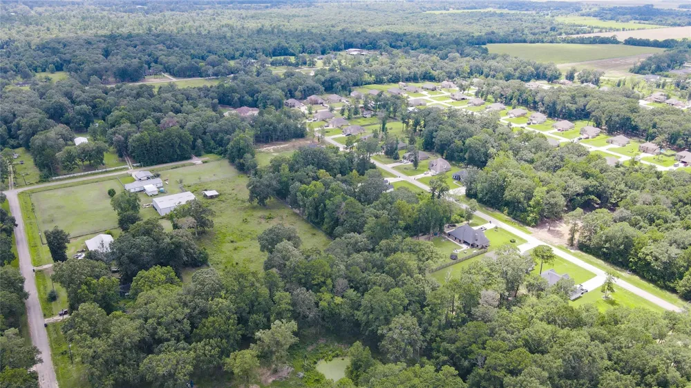 133 County Road 6606 Dayton, TX 77535