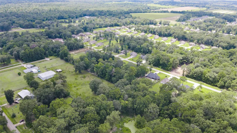 133 County Road 6606 Dayton, TX 77535