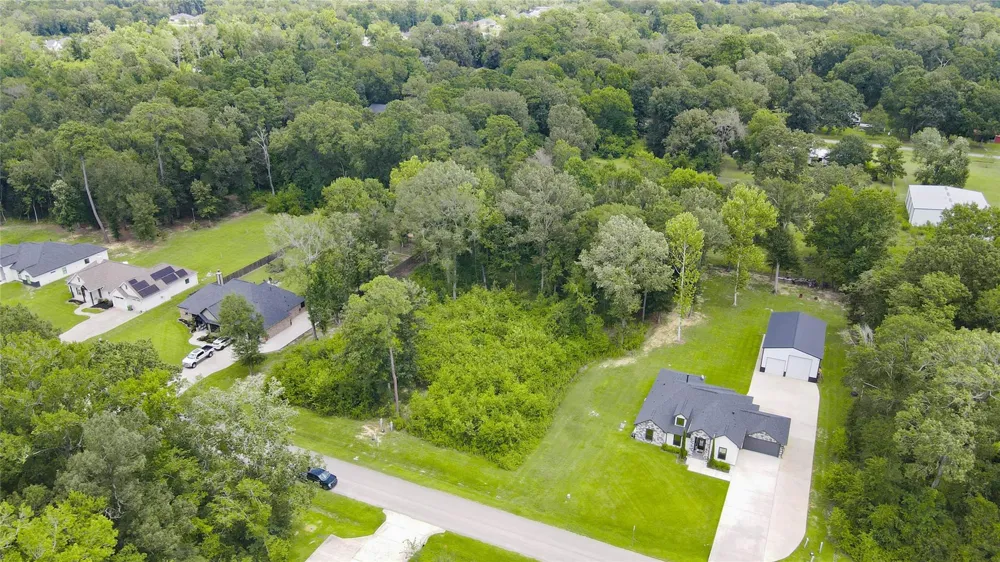 133 County Road 6606 Dayton, TX 77535