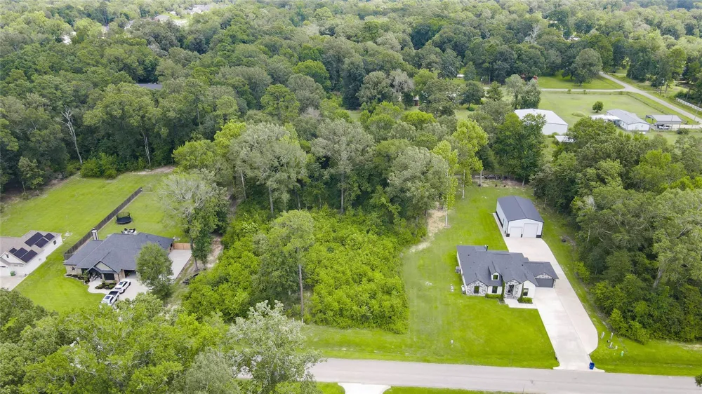 133 County Road 6606 Dayton, TX 77535
