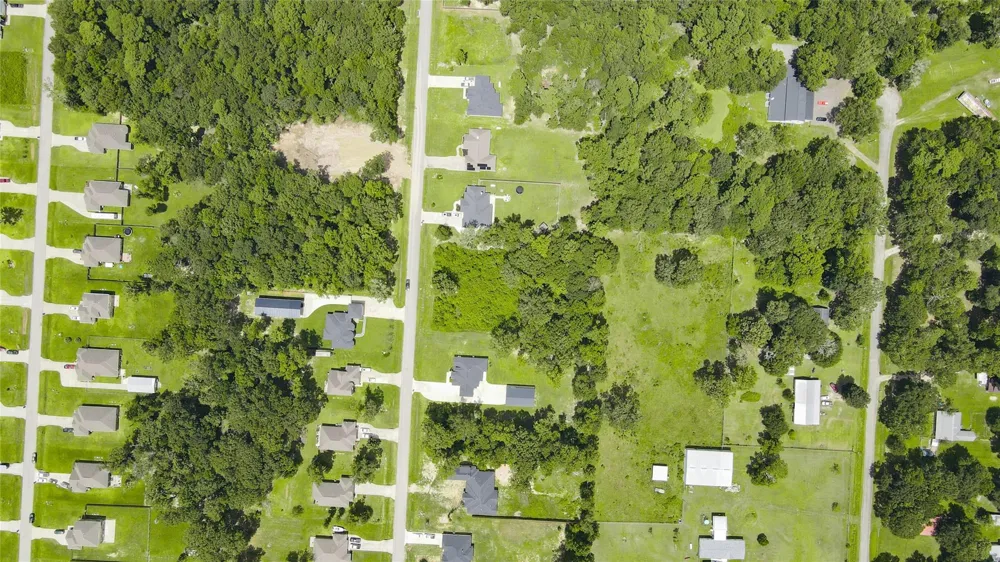 133 County Road 6606 Dayton, TX 77535