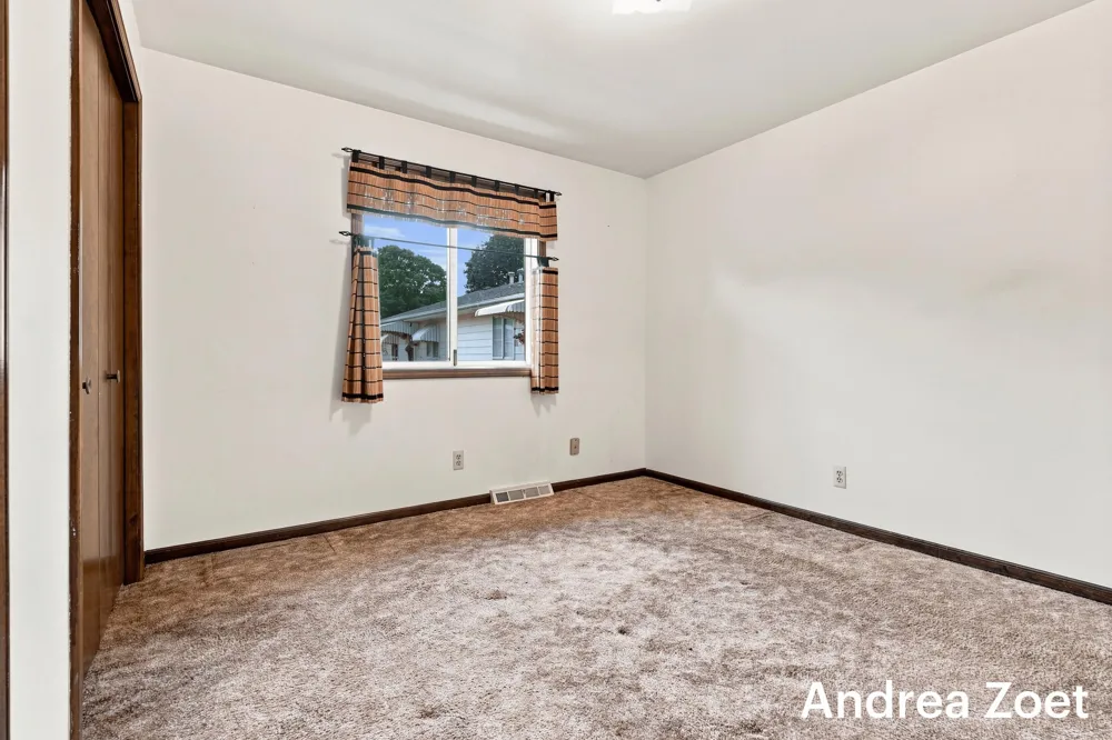5773 Leisure South Drive SE Kentwood, MI 49548