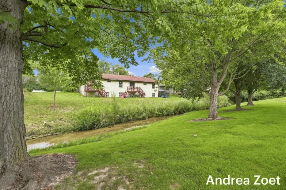 5773 Leisure South Drive SE Kentwood, MI 49548