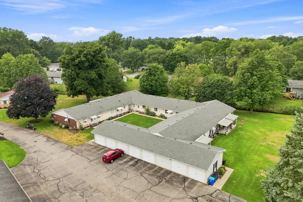 5773 Leisure South Drive SE Kentwood, MI 49548