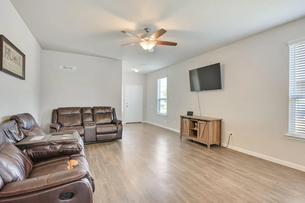 4706 Los Pines Way Bryan, TX 77807