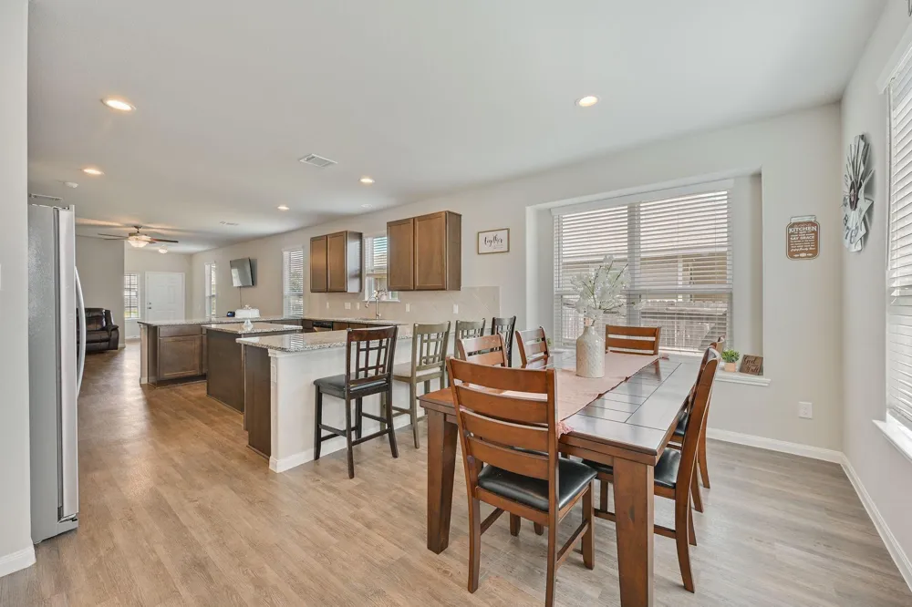 4706 Los Pines Way Bryan, TX 77807