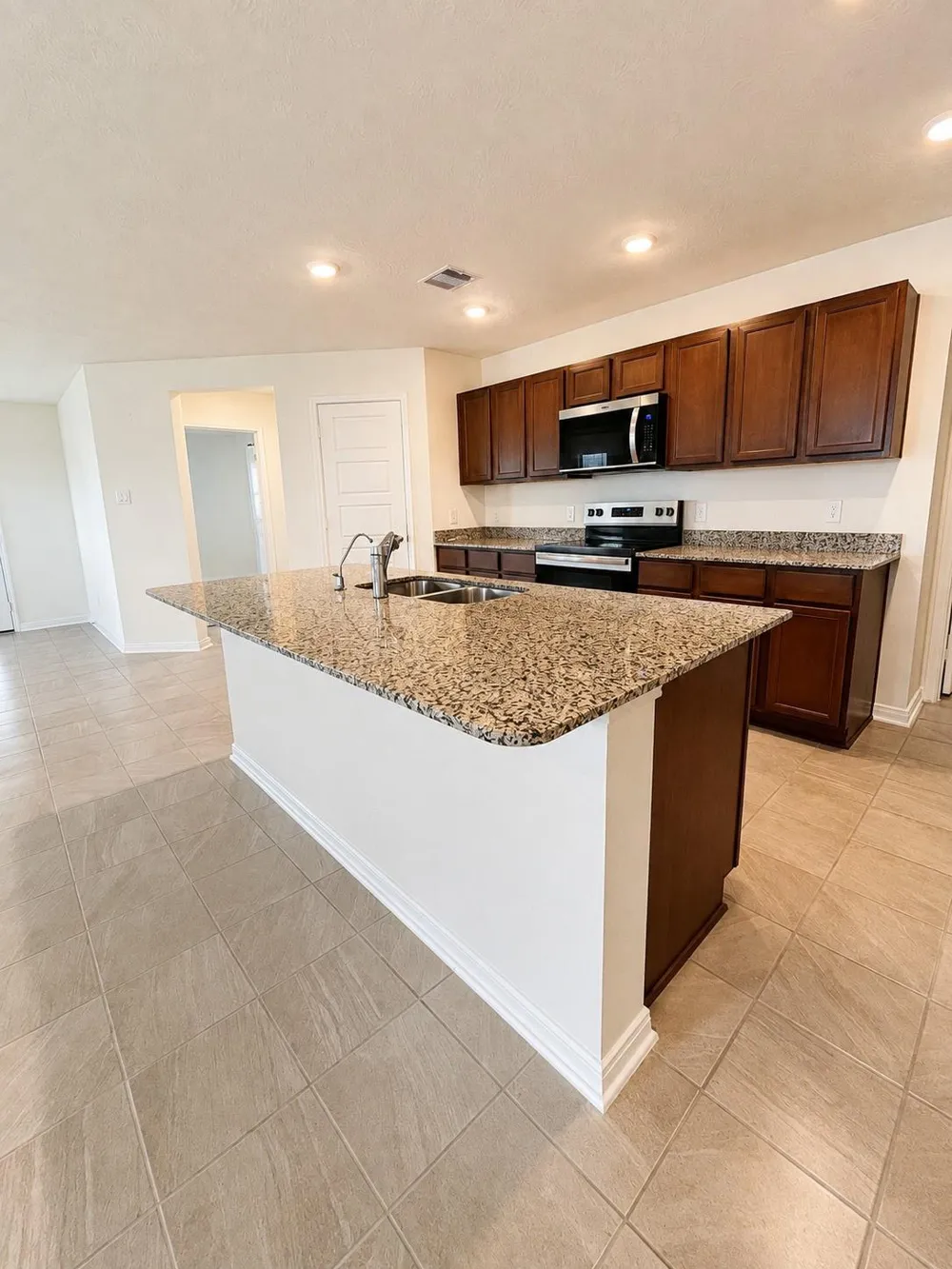 1710 Vista Luna Drive Texas City, TX 77591