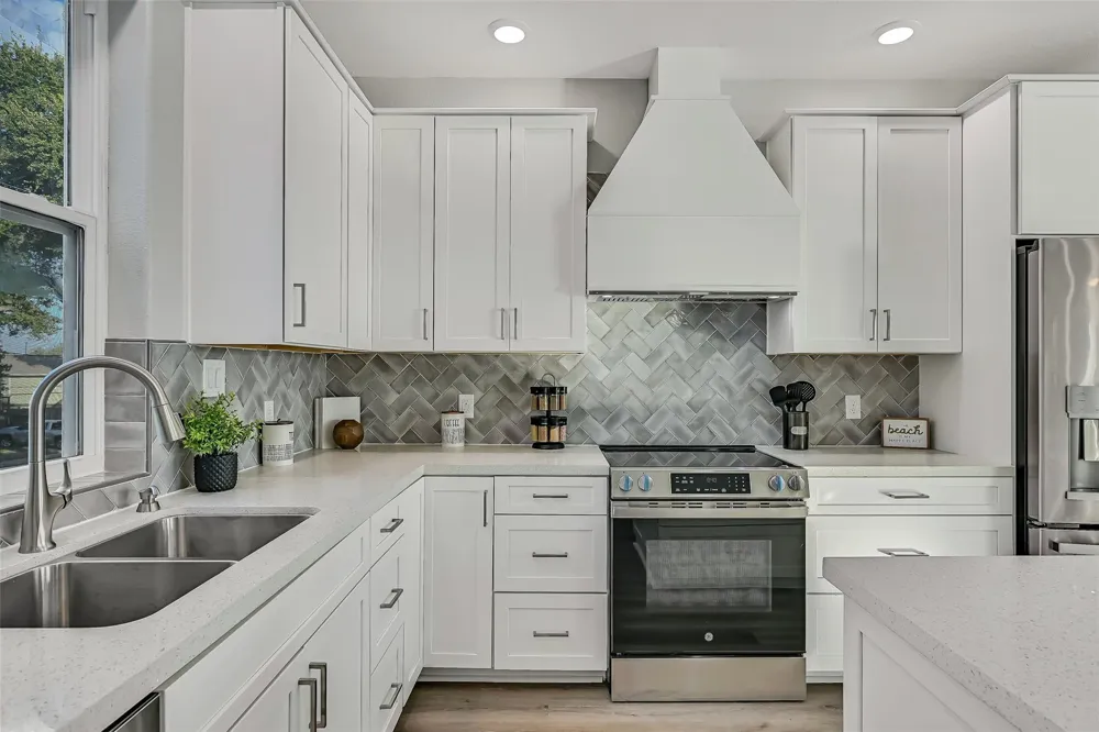 1519 Bayou Shore Drive Galveston, TX 77551