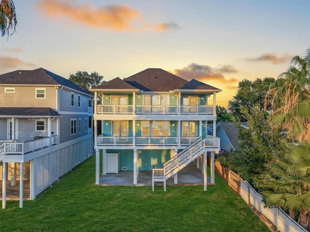 1519 Bayou Shore Drive Galveston, TX 77551