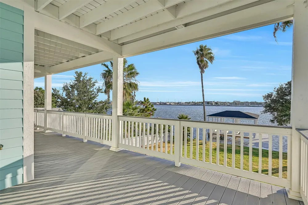 1519 Bayou Shore Drive Galveston, TX 77551