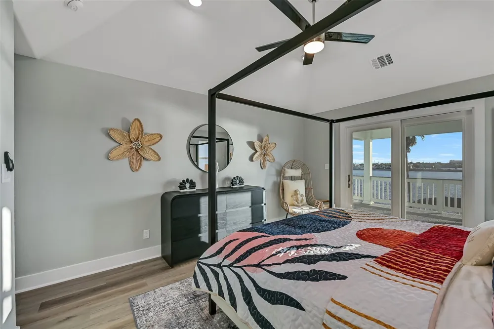 1519 Bayou Shore Drive Galveston, TX 77551