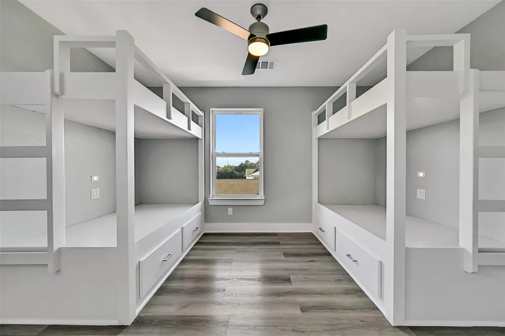 1519 Bayou Shore Drive Galveston, TX 77551