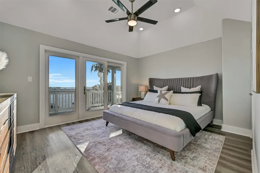 1519 Bayou Shore Drive Galveston, TX 77551