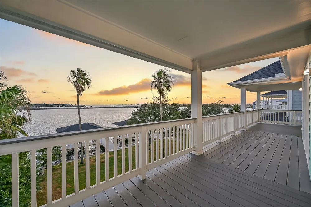 1519 Bayou Shore Drive Galveston, TX 77551