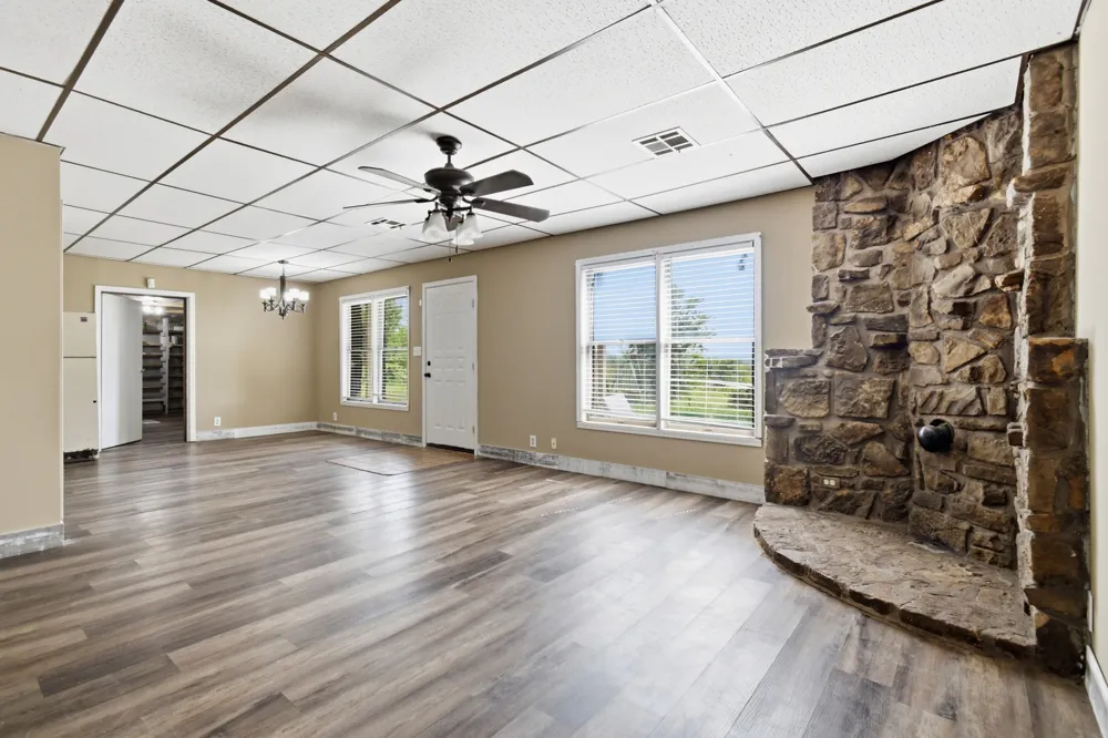 6160 Acacia Road Okmulgee, OK 74447