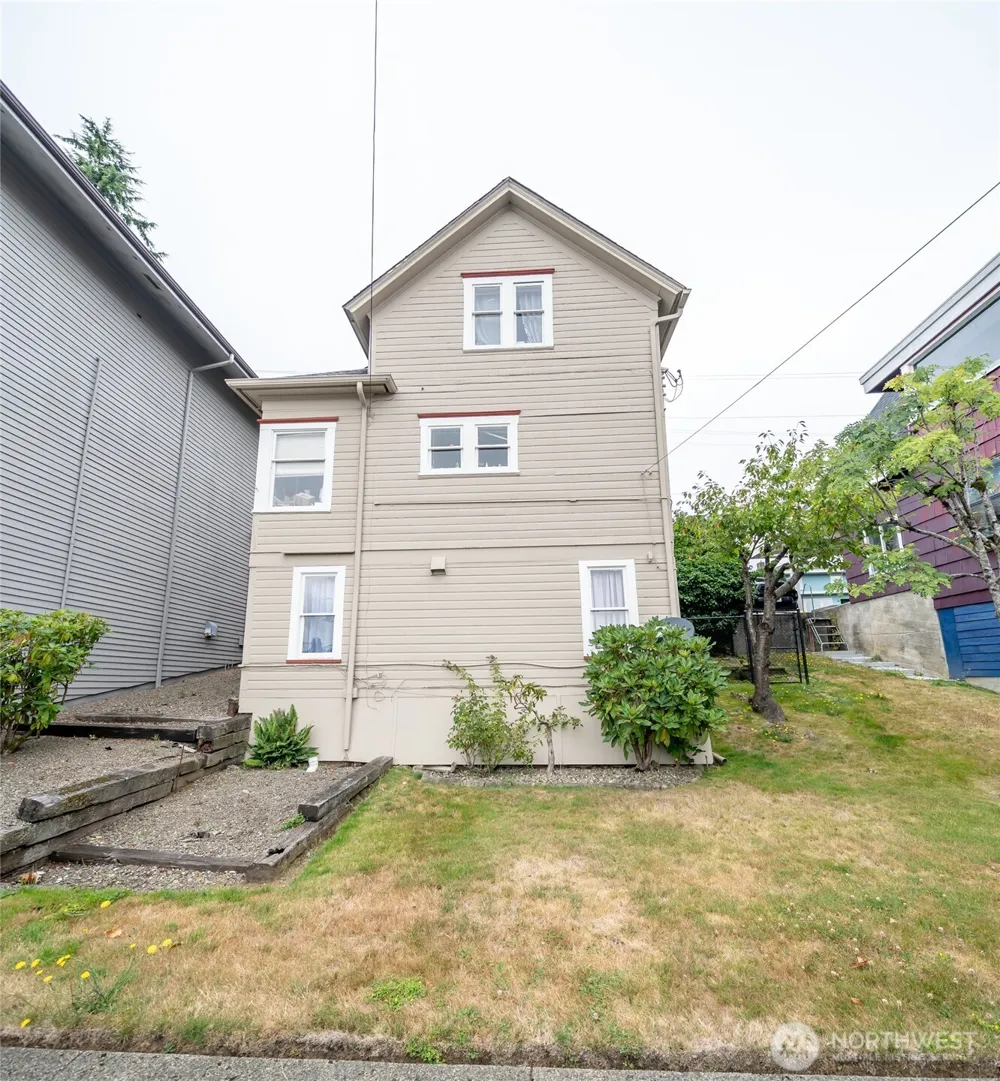 105 E 2nd Street Aberdeen, WA 98520