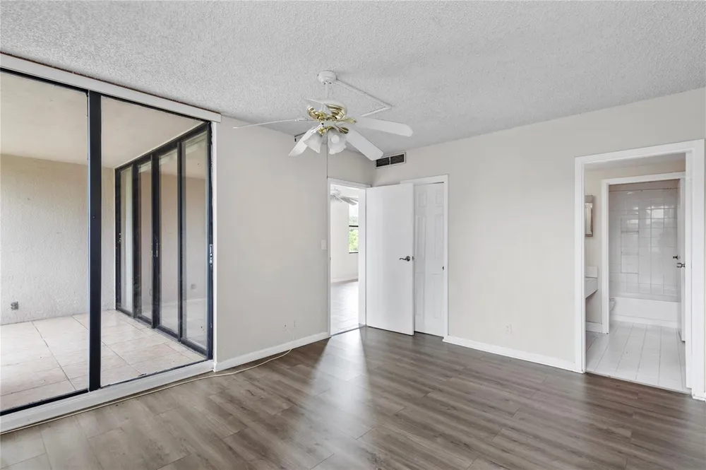 8429 Forest Hills Drive #304 Coral Springs, FL 33065