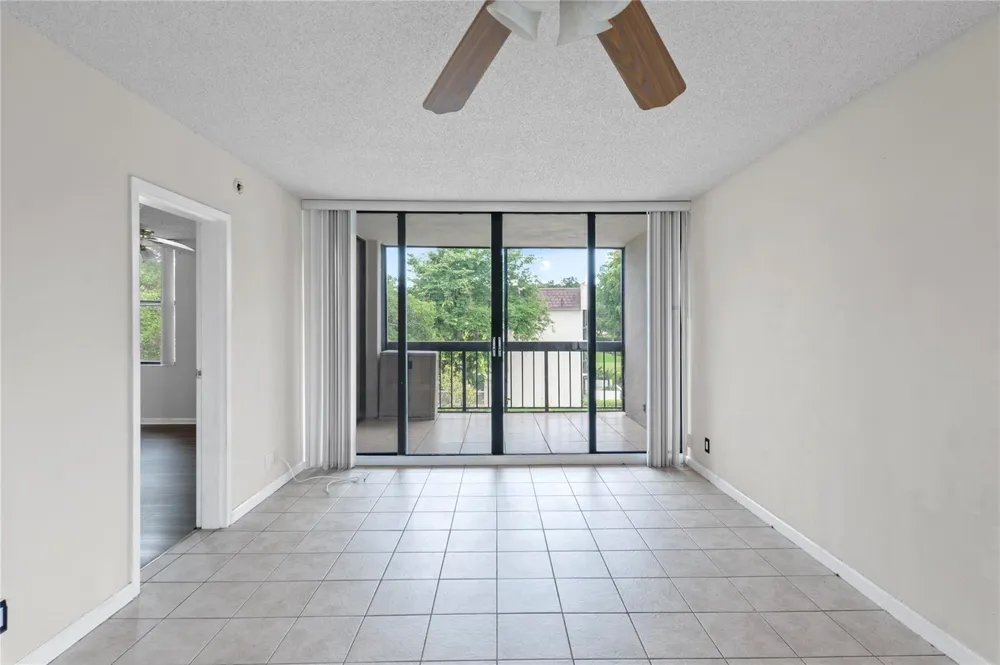 8429 Forest Hills Drive #304 Coral Springs, FL 33065