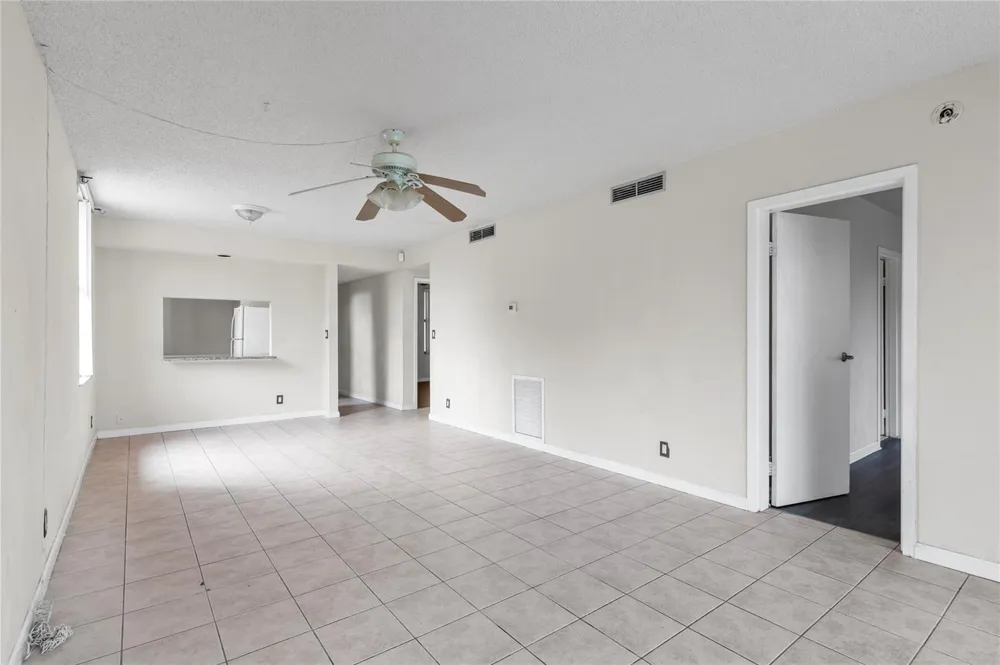 8429 Forest Hills Drive #304 Coral Springs, FL 33065